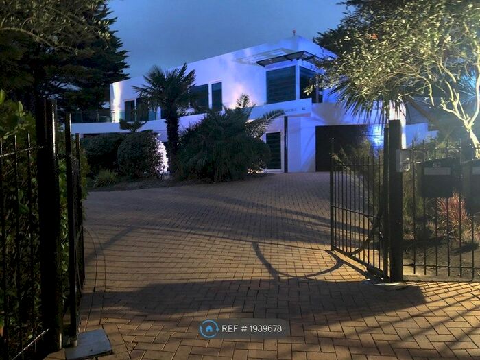 5 Bedroom Detached House To Rent In Haven Road, Poole, BH13