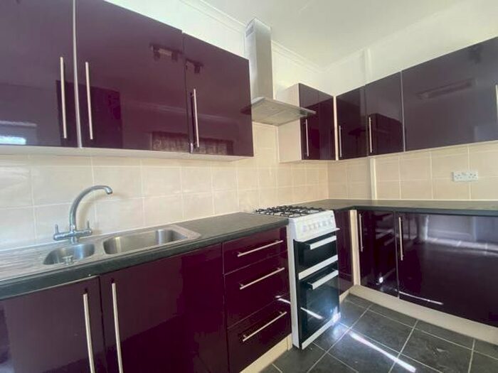 2 Bedroom Terraced House To Rent In Pwllgwaun Road, Pontypridd, CF37