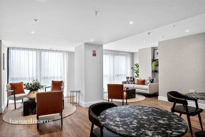 2 Bedroom Flat For Sale In Poplar Walk, Croydon, CR0