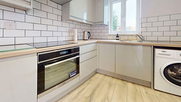 4 Bedroom Terraced House To Rent In Ebenezer Walk, London, SW16