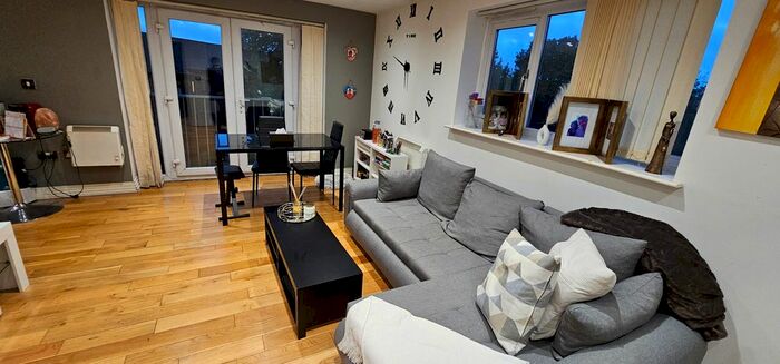 2 Bedroom Flat To Rent In Royle Green Road, Manchester, M22