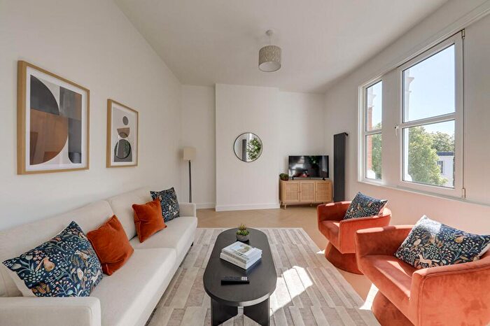 2 Bedroom Flat For Sale In Wells Park Road, Sydenham, SE26