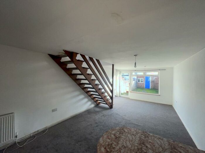 2 Bedroom House To Rent In Blackham Drive, Sutton Coldfield, B73