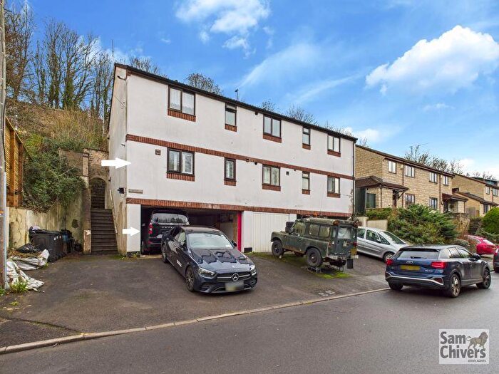 1 Bedroom Apartment For Sale In Coombend, Radstock, BA3