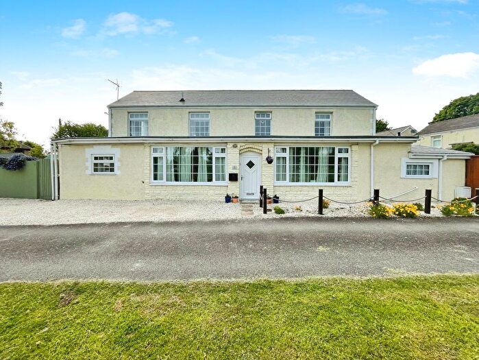 3 Bedroom Detached House For Sale In The Derwen, Bridgend, CF31