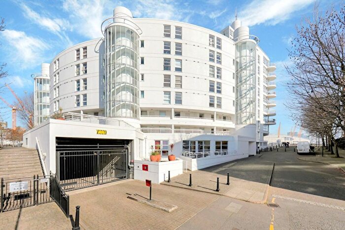 2 Bedroom Flat For Sale In Manchester Road, Canary Wharf, London, E14