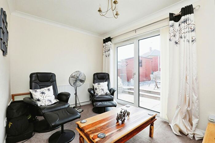 2 Bedroom Detached Bungalow For Sale In Forest Rise, Warsop, Mansfield, NG20