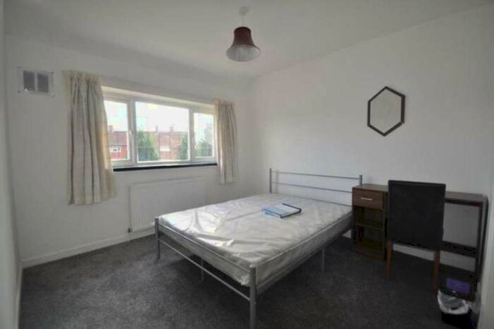 6 Bedroom Terraced House To Rent In Six Double Bedroom Student House, GU1