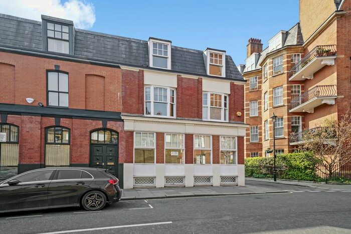 3 Bedroom End Of Terrace House To Rent In Greencoat Place, London, SW1P