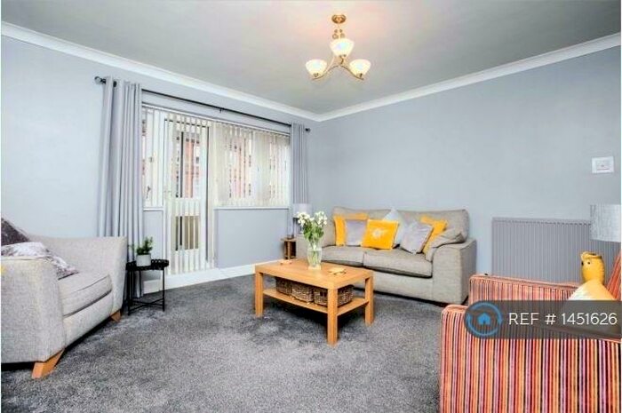 3 Bedroom Flat To Rent In Thornwood Place, Glasgow West End, G11