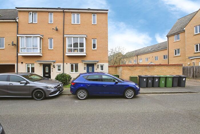 3 Bedroom Property For Sale In Harn Road, Hampton Centre, Peterborough, PE7