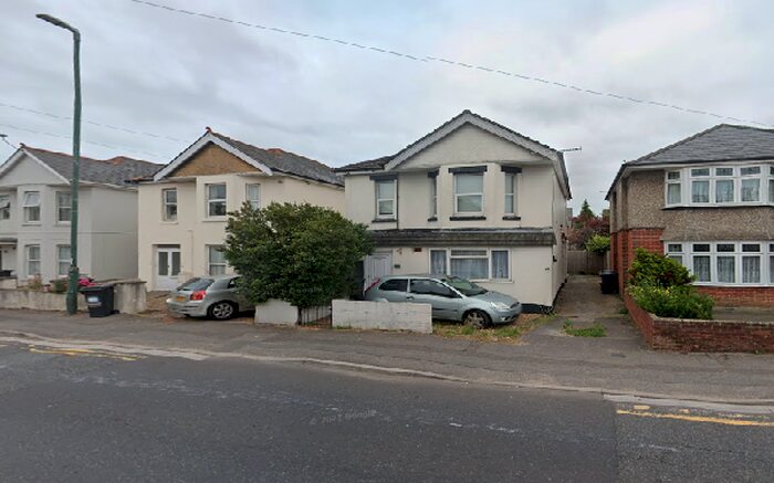 2 Bedroom Apartment To Rent In Columbia Road, Ensbury Park, BH10