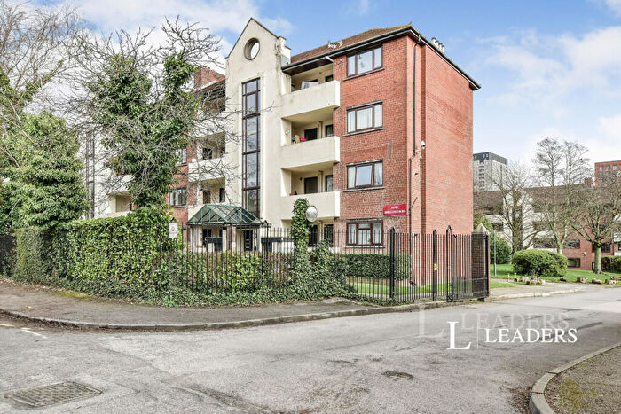 2 Bedroom Flat To Rent In Asgard Drive, Salford, Greater Manchester, M5