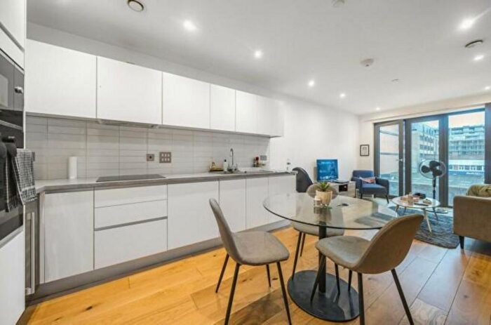 1 Bedroom Flat To Rent In The Axium, Birmingham, B1