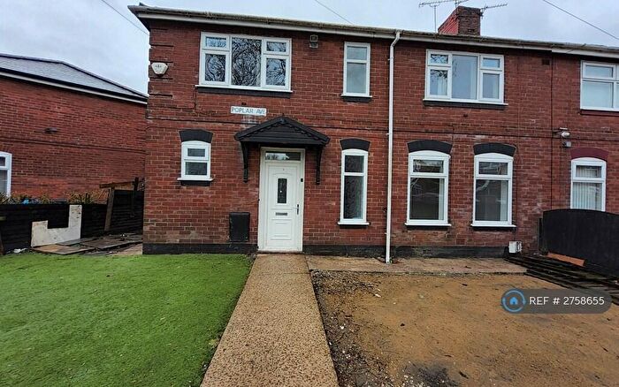 4 Bedroom Semi-Detached House To Rent In Poplar Avenue, Oldham, OL8