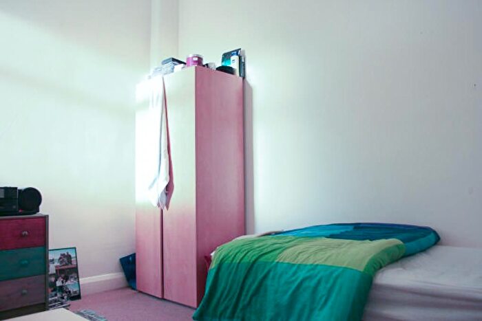 1 Bedroom Flat To Rent In Golders Green Road, London, NW11