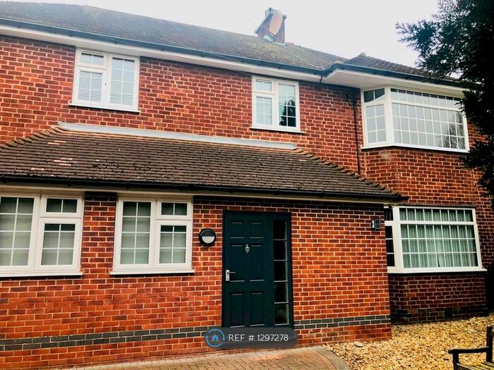 2 Bedroom Flat To Rent In Rosewood House, Radcliffe-On-Trent, Nottingham NG12