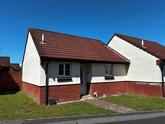 1 Bedroom Bungalow For Sale In Priory Gardens, Burnham-On-Sea, TA8