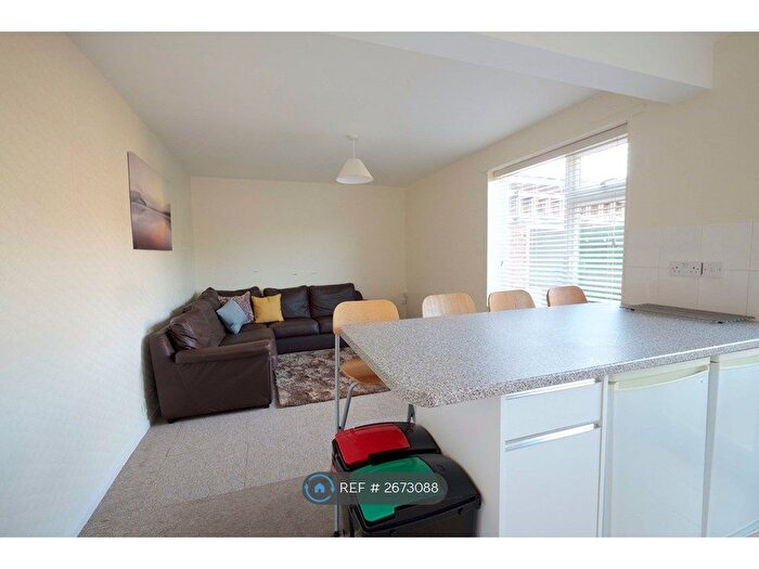 4 Bedroom Terraced House To Rent In Hay Road, Chichester, PO19