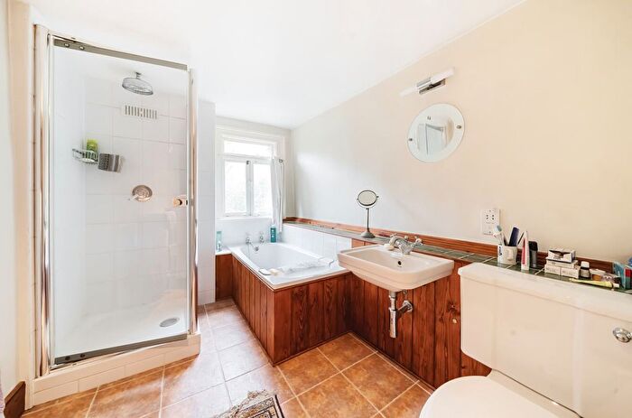 3 Bedroom Terraced House For Sale In Trigon Road, London, SW8