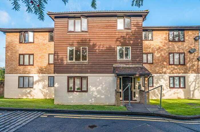 1 Bedroom Flat To Rent In Fairbairn Close, Purley, CR8