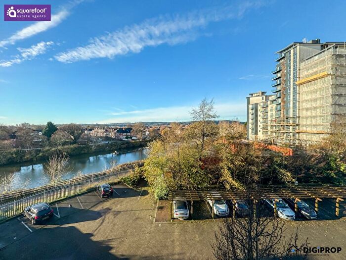 2 Bedroom Apartment For Sale In Overstone Court, Cardiff, CF10