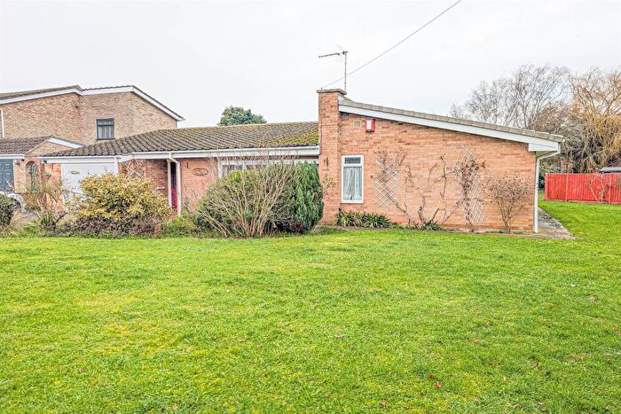 3 Bedroom Detached Bungalow For Sale In Thorn Close, Soham, Ely, CB7