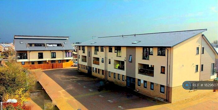 2 Bedroom Flat To Rent In Stonehouse Court, Stanground, Peterborough, PE2