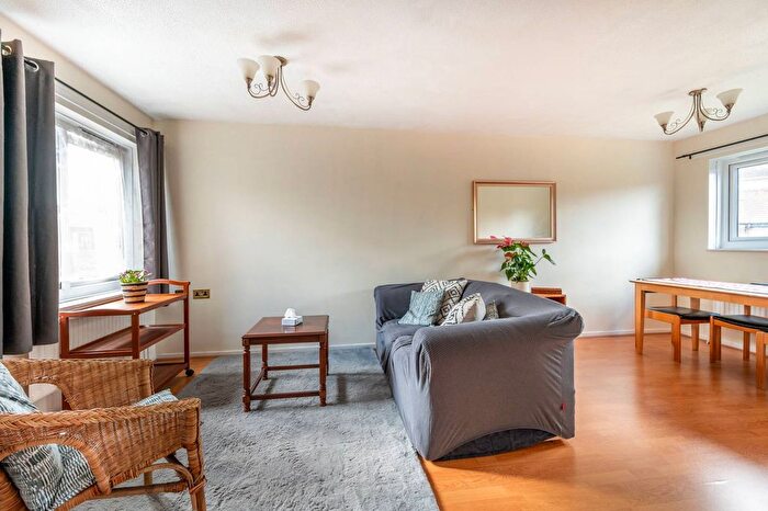 1 Bedroom Flat For Sale In Gabriels Close, Leytonstone, London, E11
