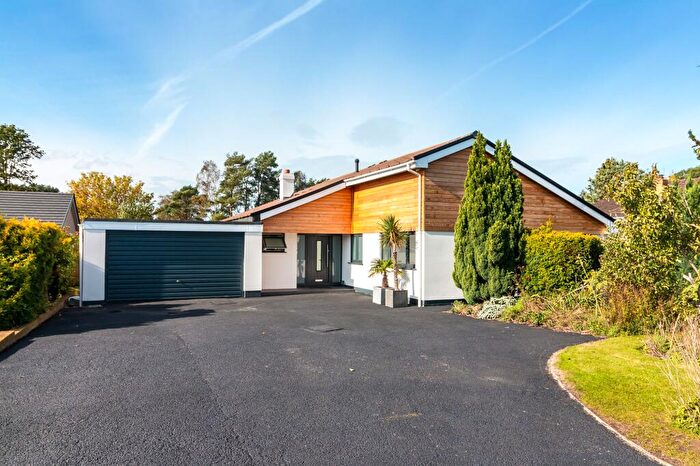 3 Bedroom Detached Bungalow For Sale In The Glade, Ashley Heath, Ringwood, BH24