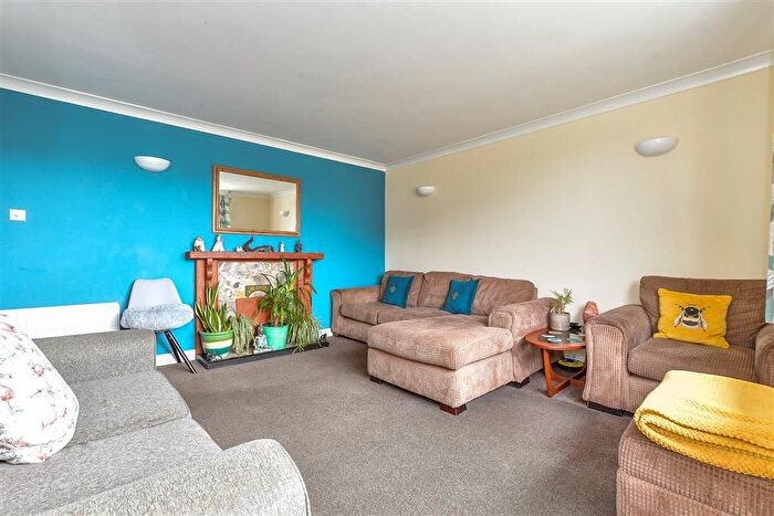 4 Bedroom Semi-Detached House For Sale In Prior Road, Greatstone, New Romney, Kent, TN28