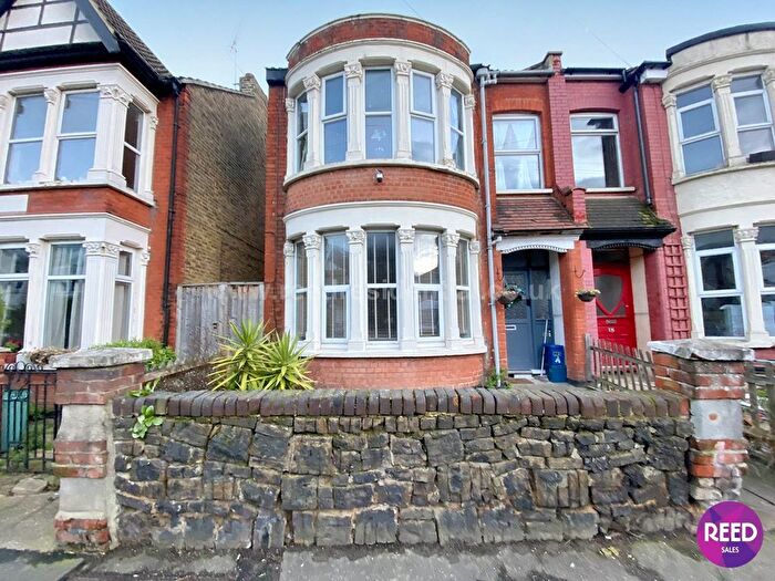 2 Bedroom Flat To Rent In Brightwell Ave, Westcliff On Sea, SS0