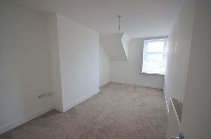 2 Bedroom Apartment To Rent In Poole Road, Bournemouth, BH4