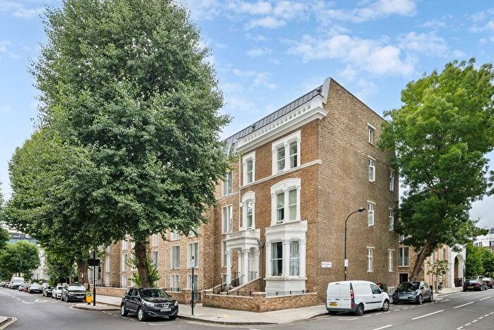 2 Bedroom Flat To Rent In Sinclair Road, Kensington Olympia, W14