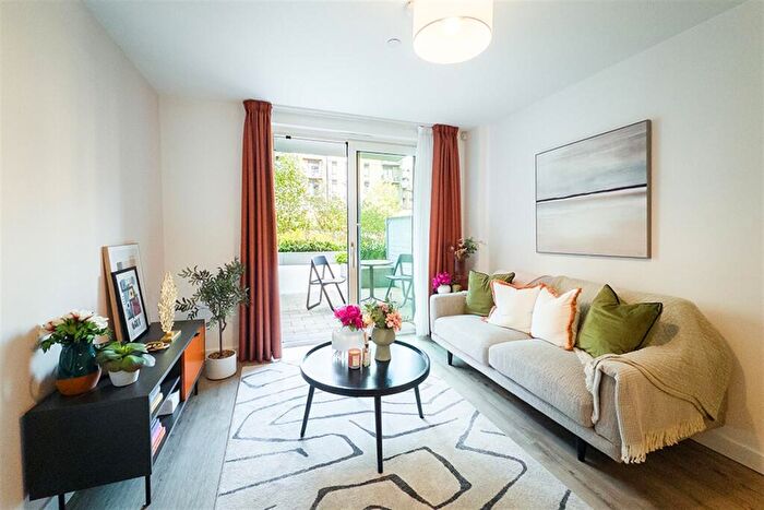 1 Bedroom House To Rent In New Makers Yard, M5