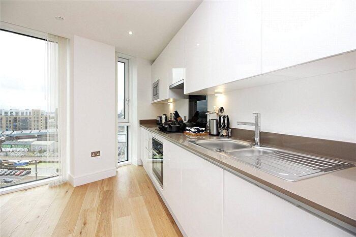 2 Bedroom Flat For Sale In Sky View Tower, Stratford, E15