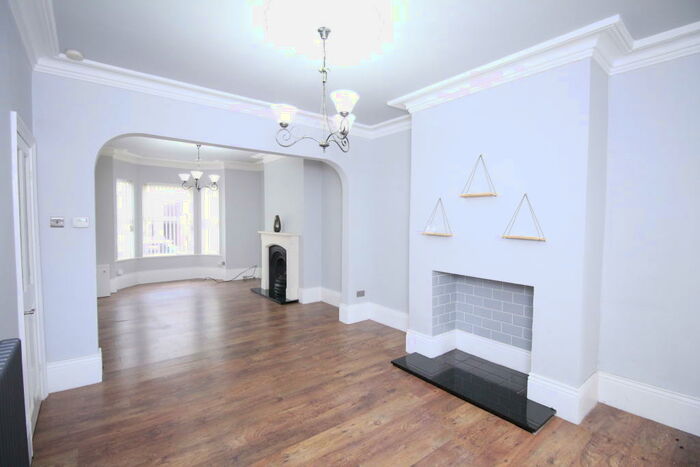 3 Bedroom House To Rent In Century Road, Retford, DN22