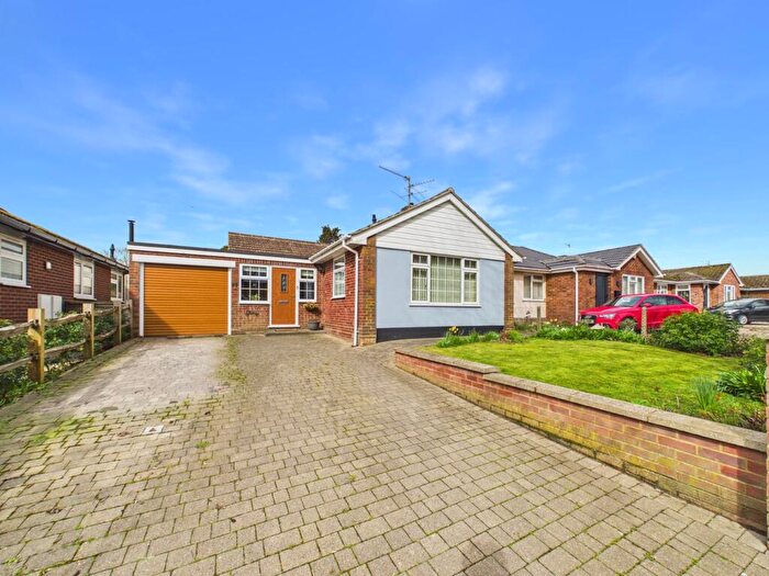 2 Bedroom Bungalow For Sale In Skilton Road, Tilehurst, Reading, RG31