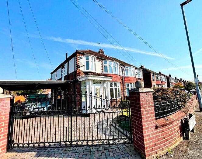 3 Bedroom Semi-Detached House To Rent In Brantingham Road, Manchester, M21