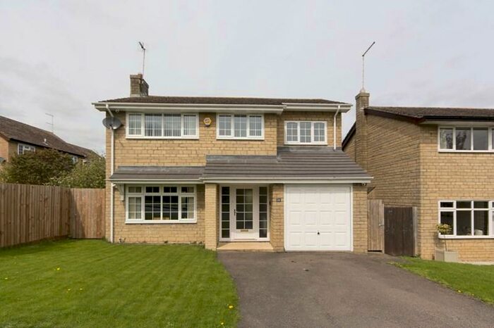 3 Bedroom Detached House To Rent In Kings Road, Oundle, Peterborough, Northamptonshire, PE8