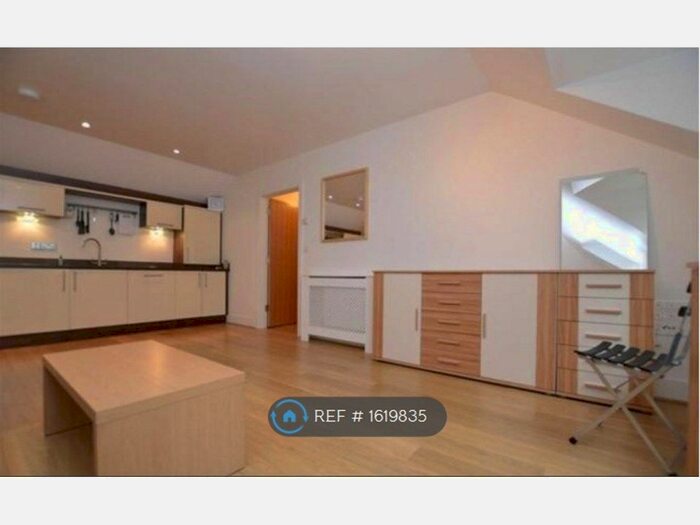 2 Bedroom Flat To Rent In Sheldon Rise, Reading, RG4