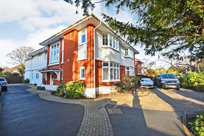 2 Bedroom Flat To Rent In Beechwood Avenue, BH5