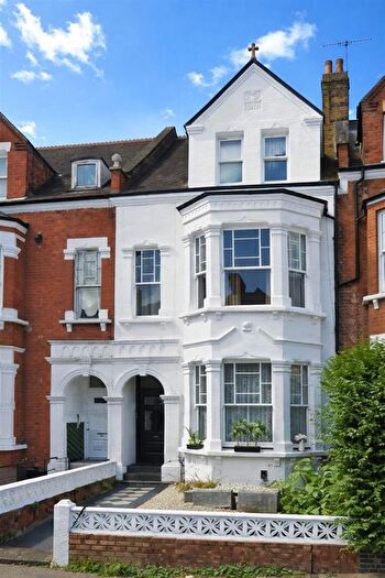 Studio To Rent In Callcott Road, London, NW6