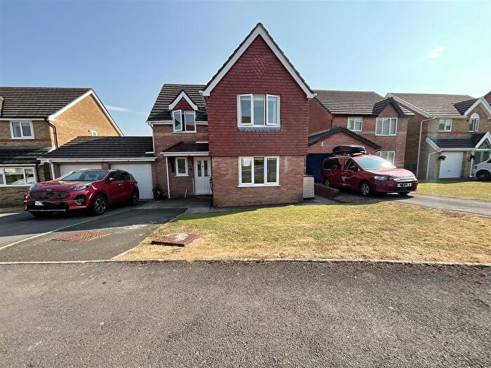 4 Bedroom Detached House For Sale In Maes Y Capel, Pembrey, Burry Port, SA16