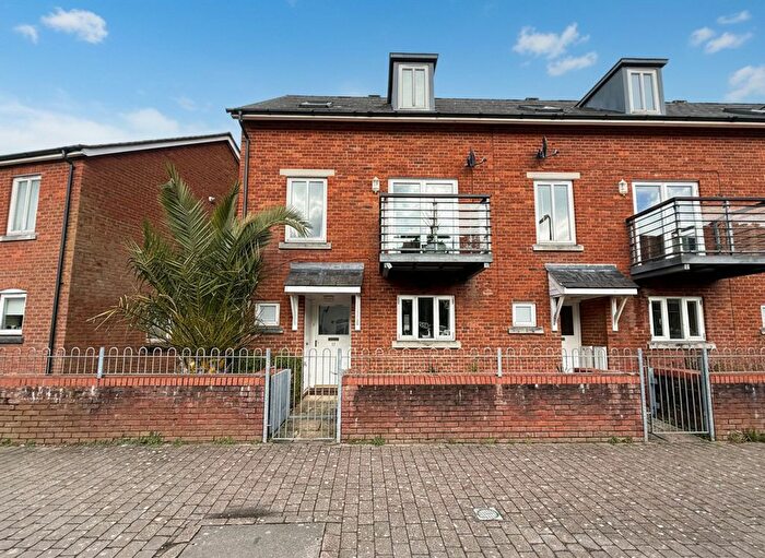 4 Bedroom End Terrace House For Sale In Shore Road, Hythe, SO45