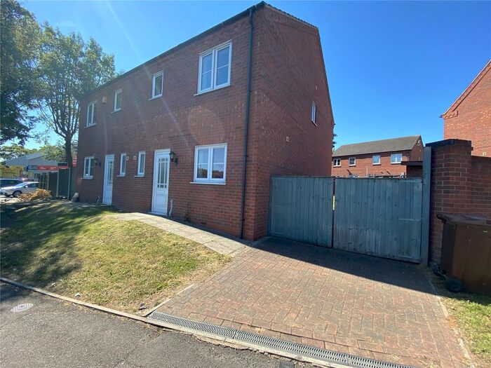 3 Bedroom Semi-Detached House To Rent In Beechdale Road, Nottingham, NG8