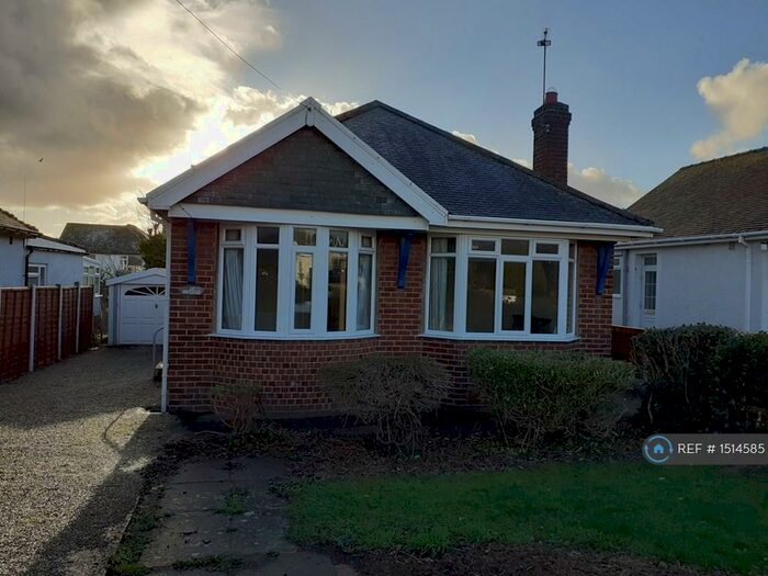 2 Bedroom Bungalow To Rent In Hafod Road East, Penrhyn Bay, Llandudno, LL30
