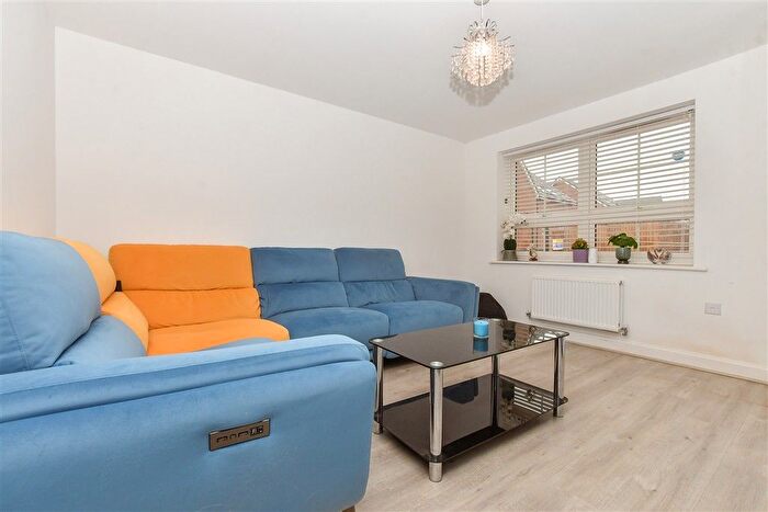 3 Bedroom Semi-detached House For Sale In Redstart Hill, Whitfield, Dover, Kent, CT16