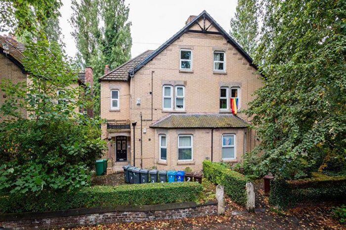 Studio To Rent In Chatham Grove, Manchester, M20