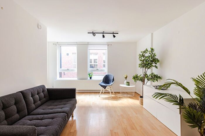 1 Bedroom Flat To Rent In Odhams Walk, Covent Garden, WC2H